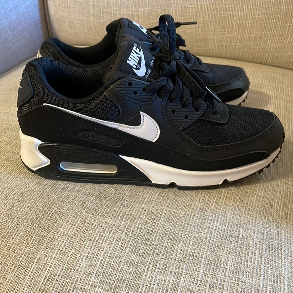 Nike Air Max. Like new. Worn maybe 4 times